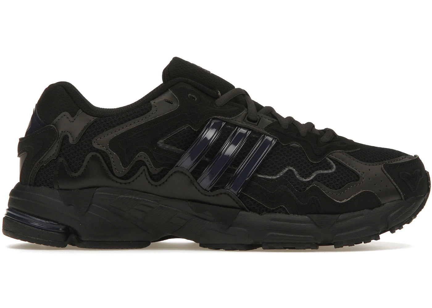 adidas Response CL
Bad Bunny Triple Black