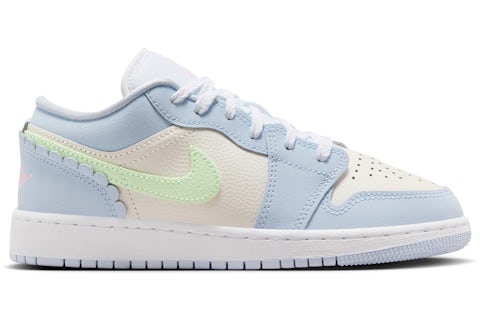 Jordan 1 Low SE
Half Blue Sail Vapor Green