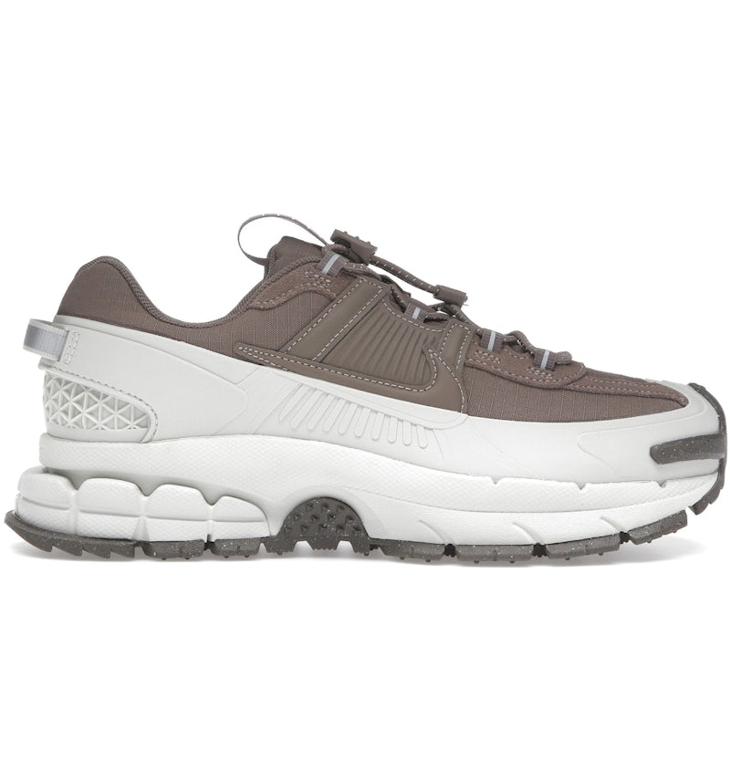 Nike Zoom Vomero 5 Roam
Light Bone Mink Brown
