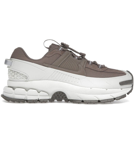 Nike Zoom Vomero 5 Roam
Light Bone Mink Brown